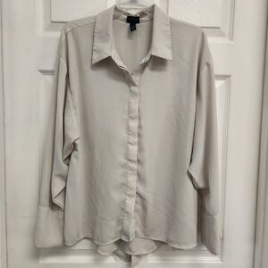 Elegant Gray/White Button-Up Blouse